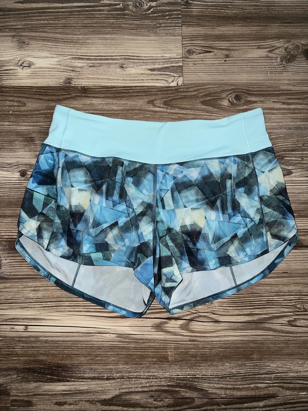 Lululemon Speed Up Short Long *4" Updated Fit City Shadow Alpine White Multi